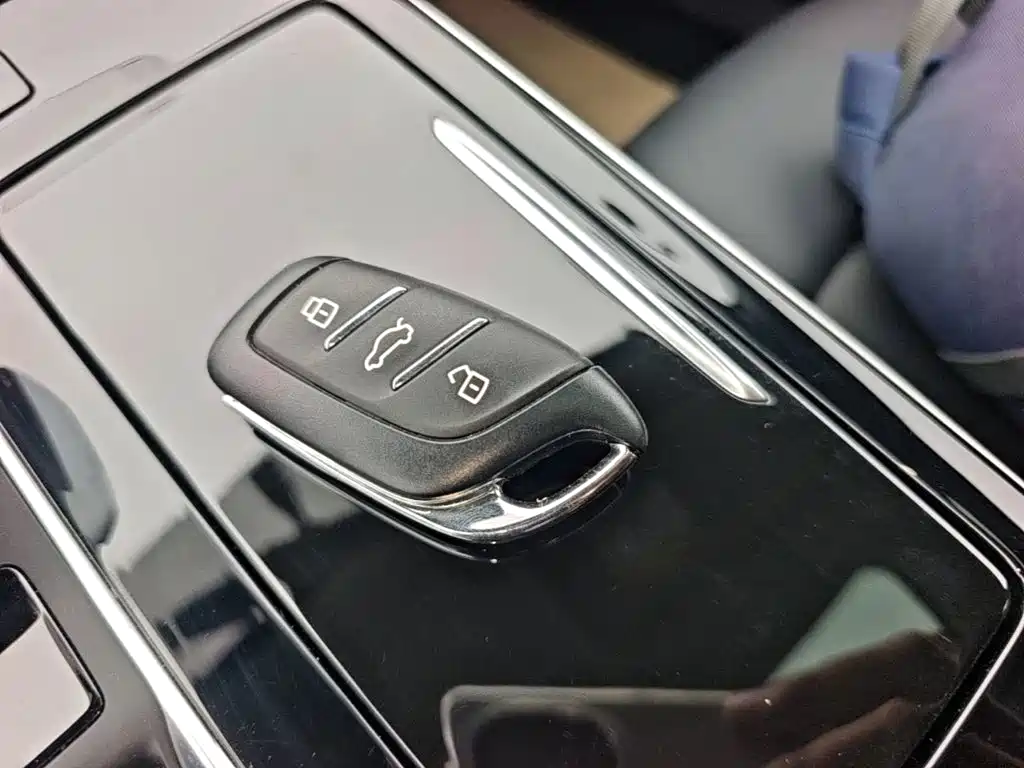 Roewe i6 MAX EV 2024 2023 EV 420 Sunroof Special Edition