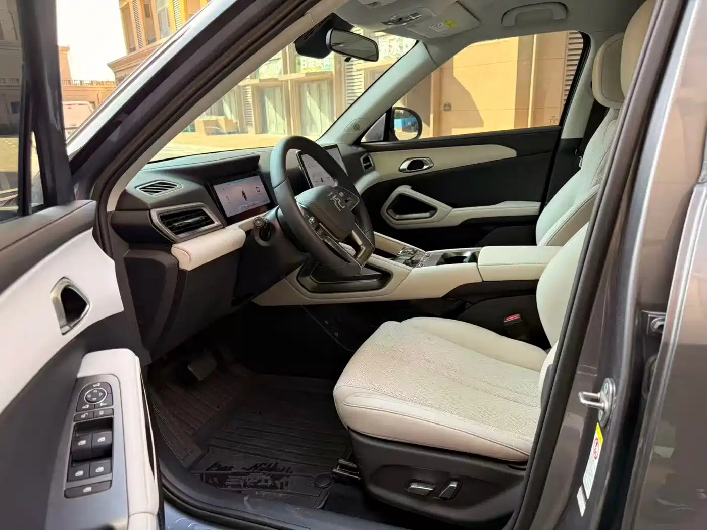 BYD Yuan UP 2024 401KM Surpass Edition фото 7