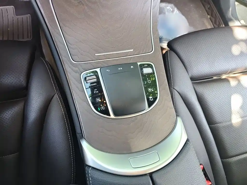 Mercedes-Benz GLC 2022 Facelift GLC 300 L 4MATIC Dynamic Collector's Edition фото 7
