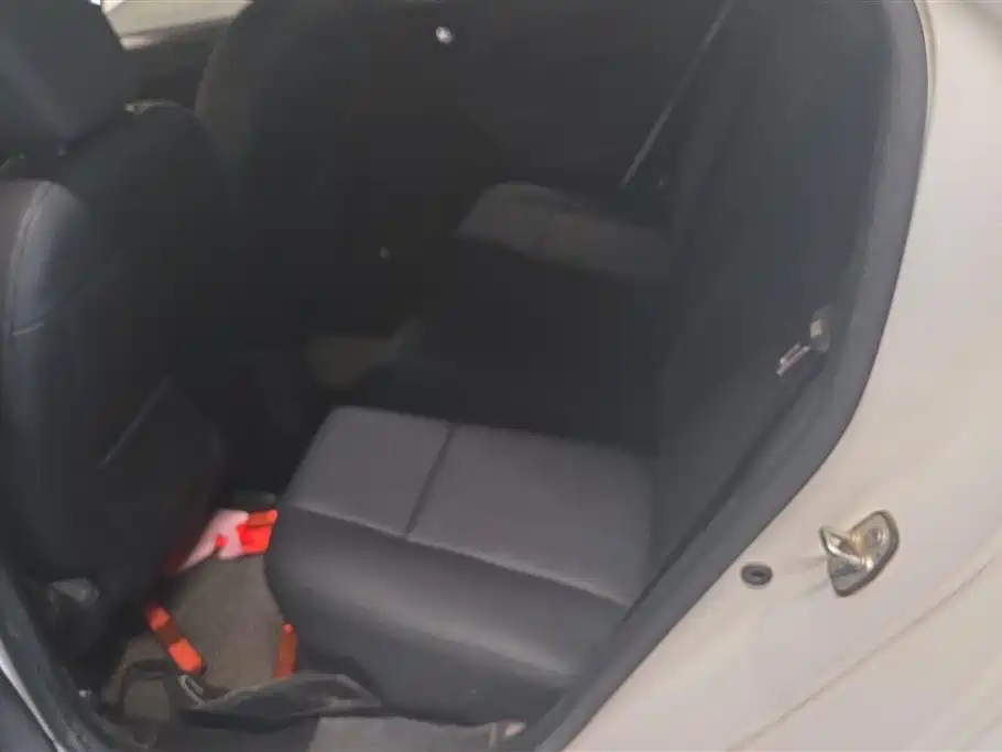 Peugeot 301 2014 1.6L Automatic Comfort Edition фото 11