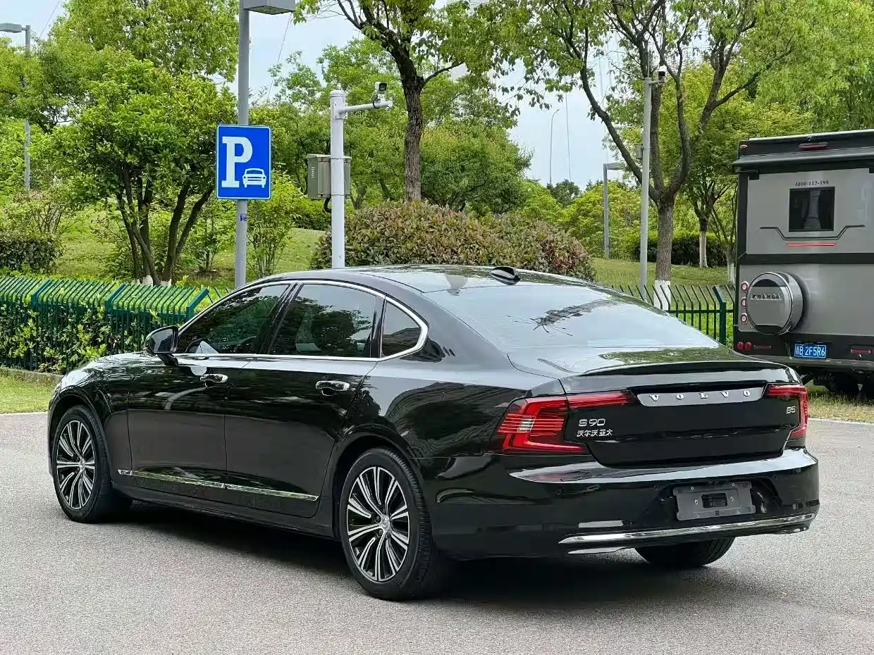 Фото 7 - Volvo S90