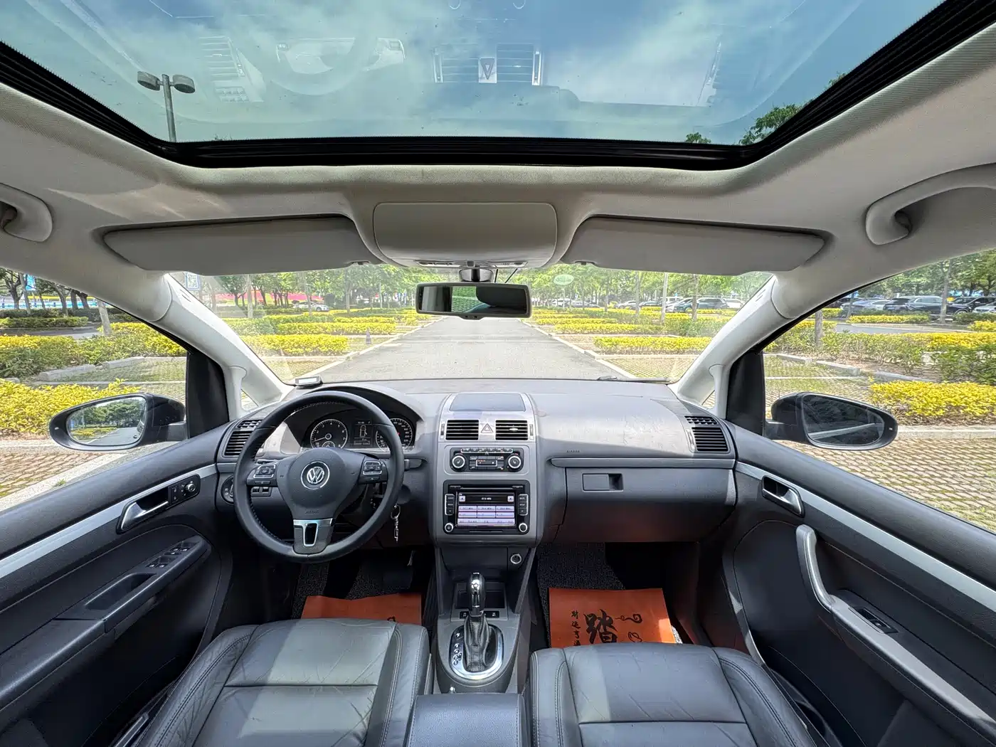 Volkswagen Touran 2013 1.4T DSG Brilliant Edition 5-seater фото 7