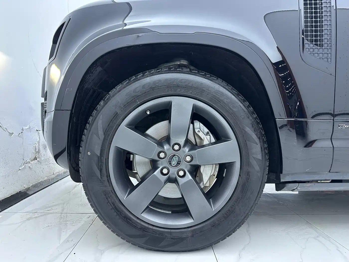Land Rover Defender 2020 Model 110 P400 HSE фото 7