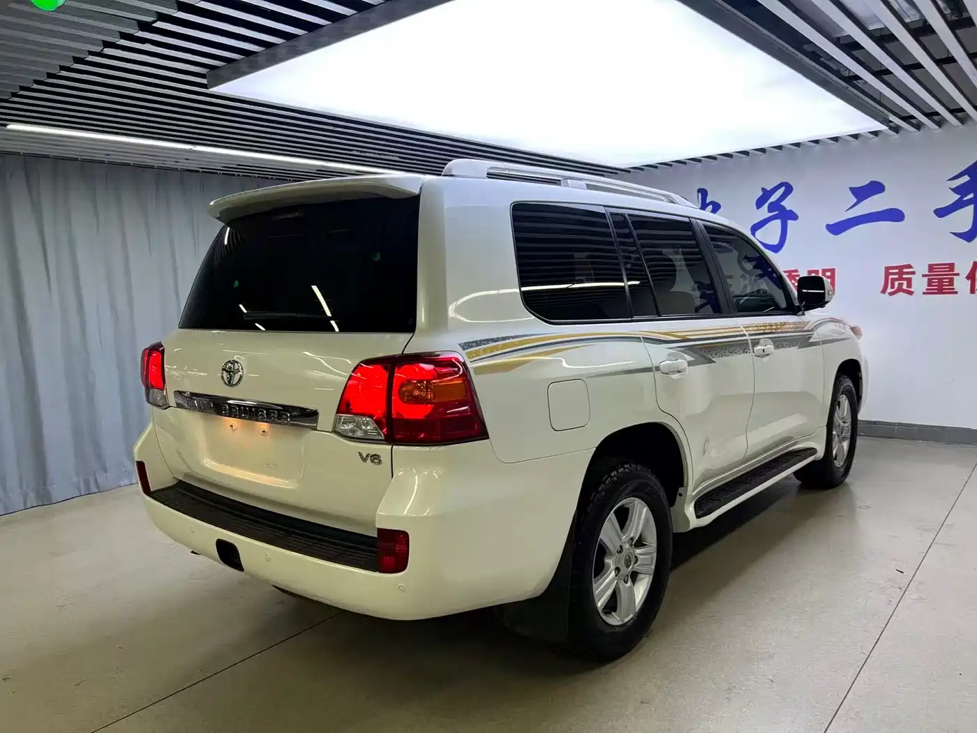 Toyota Land Cruiser (Import) 2015 2015 4.0L V6 Middle East Low Configuration Edition