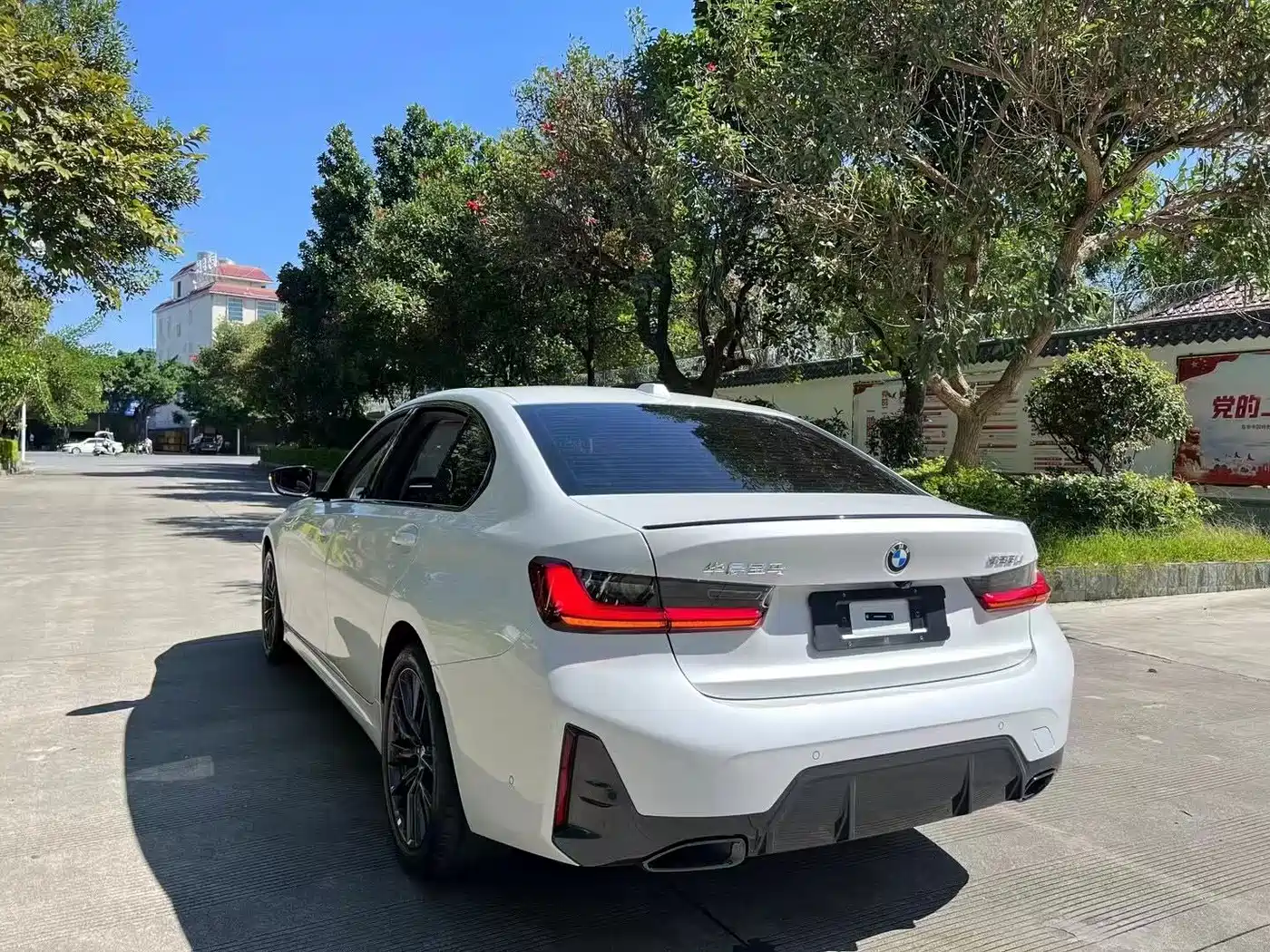 BMW 3 Series 2023 325Li M Sport Black Night Package фото 7