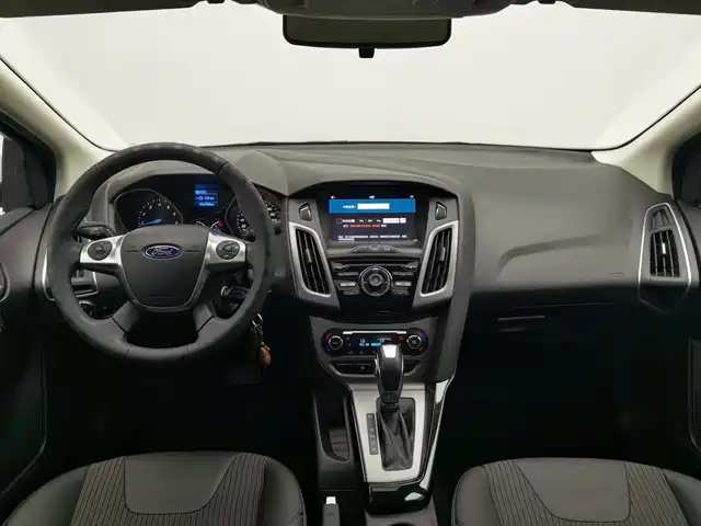 Ford Focus 2012 Sedan 1.6L Automatic Trend — фото 5