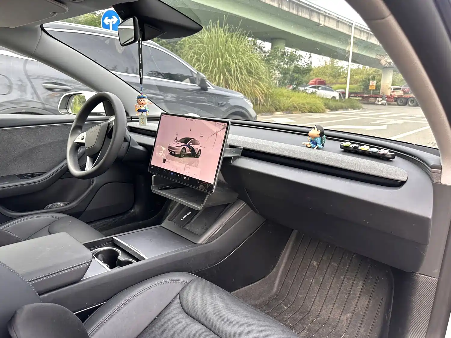 Фото 4 - Tesla Model 3