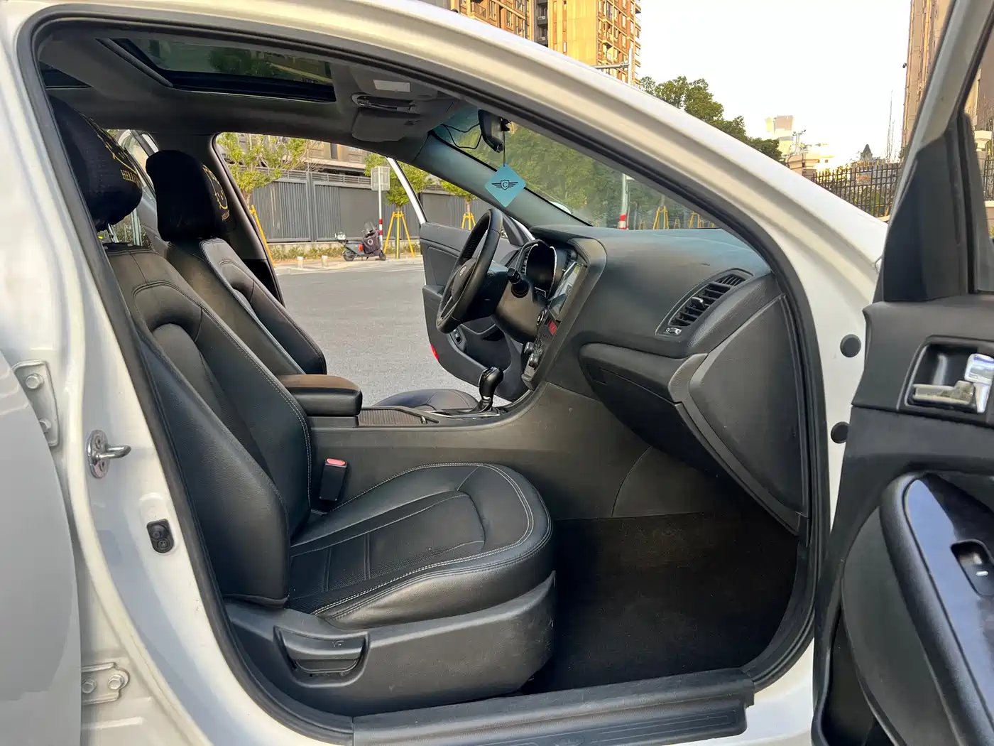 Kia K5 2012 2.0L Automatic DLX фото 12