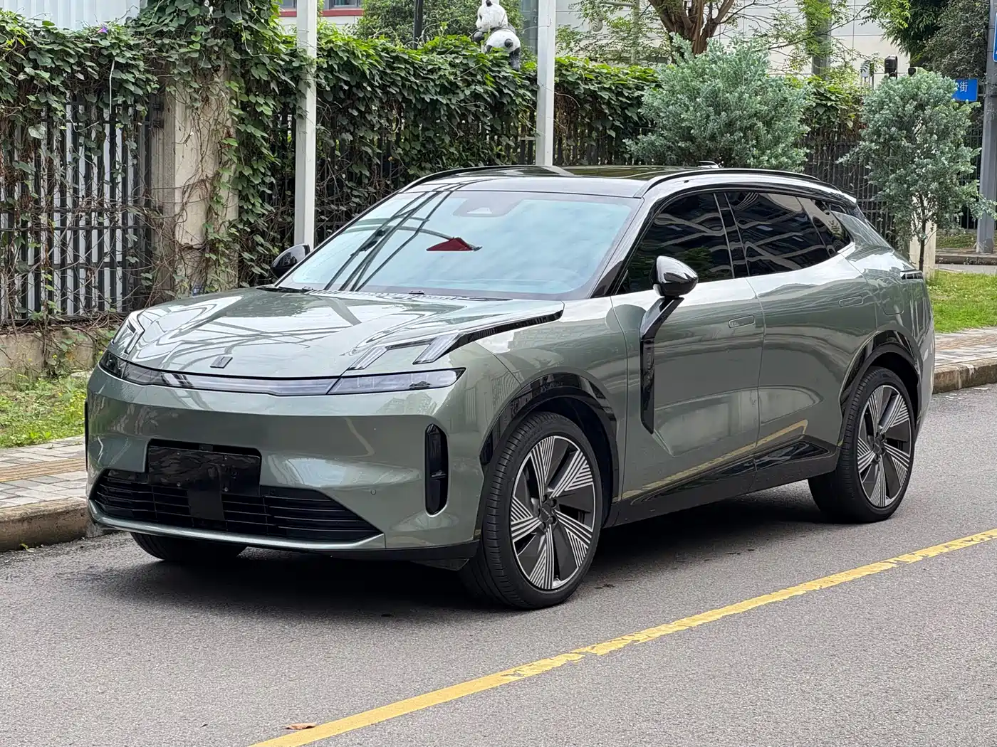 Lynk & Co 08 EM-P 2023 220km 4WD Performance Halo