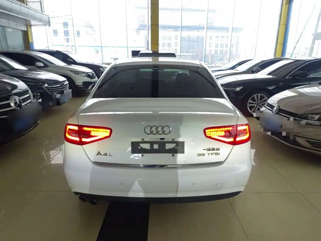 Audi A4L 2015 35 TFSI Auto Comfort фото 4