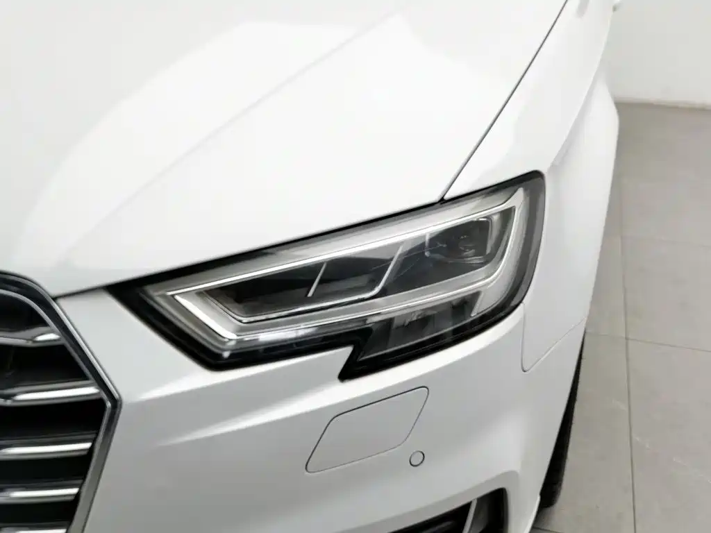 Audi Q3 2013 2013 35 TFSI quattro Technology