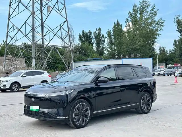 Dongfeng Yipai eπ008 2024