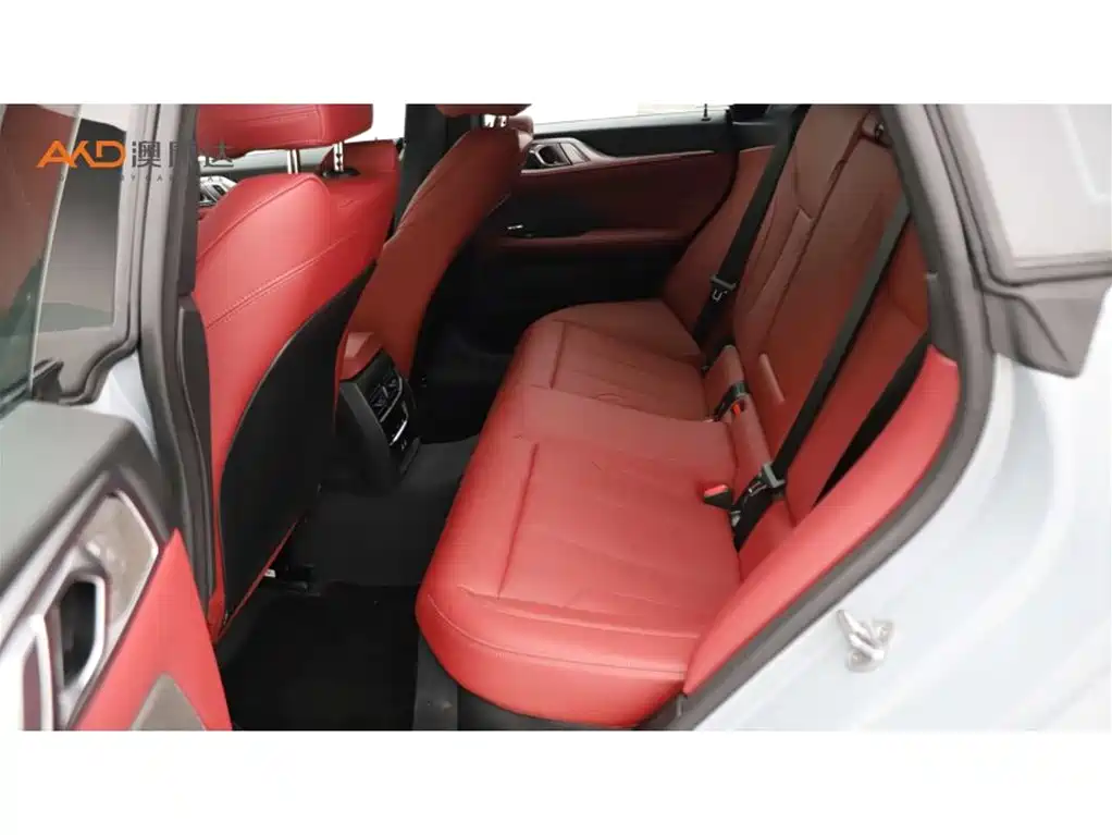 BMW 4 Series 2024 430i Gran Coupe M Sport Shadowline Package фото 7