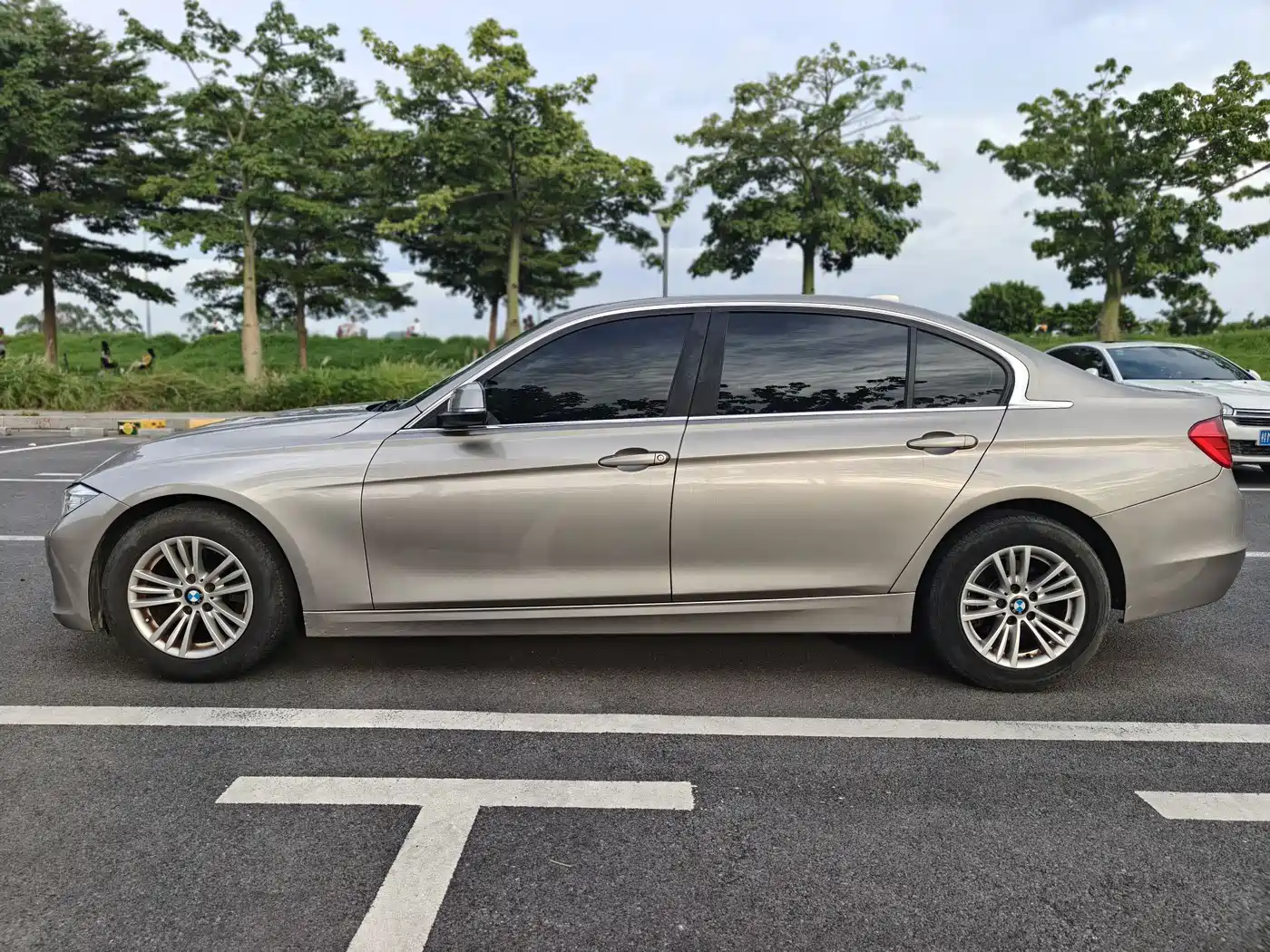 BMW 3 Series 2014 320Li Fashion фото 9