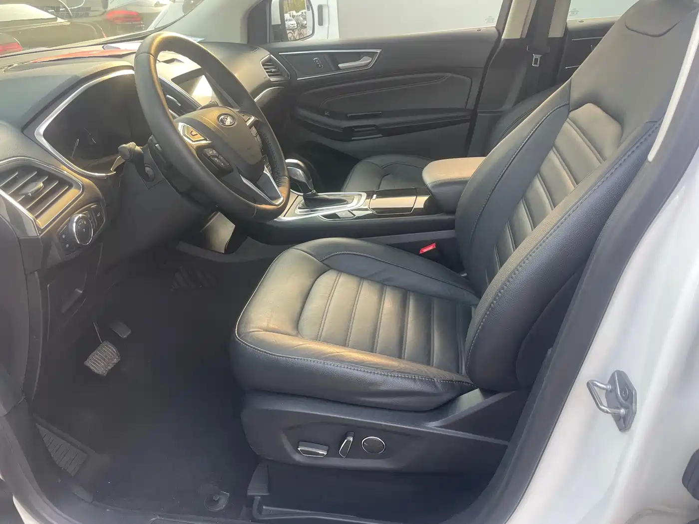 Ford Edge 2019 2018 EcoBoost 245 FWD Luxury 7-seater China V