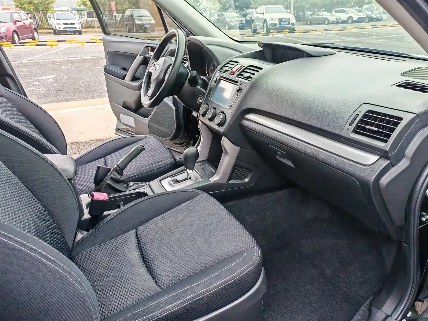 Subaru Forester 2014 2.0i Automatic Comfort Edition фото 11