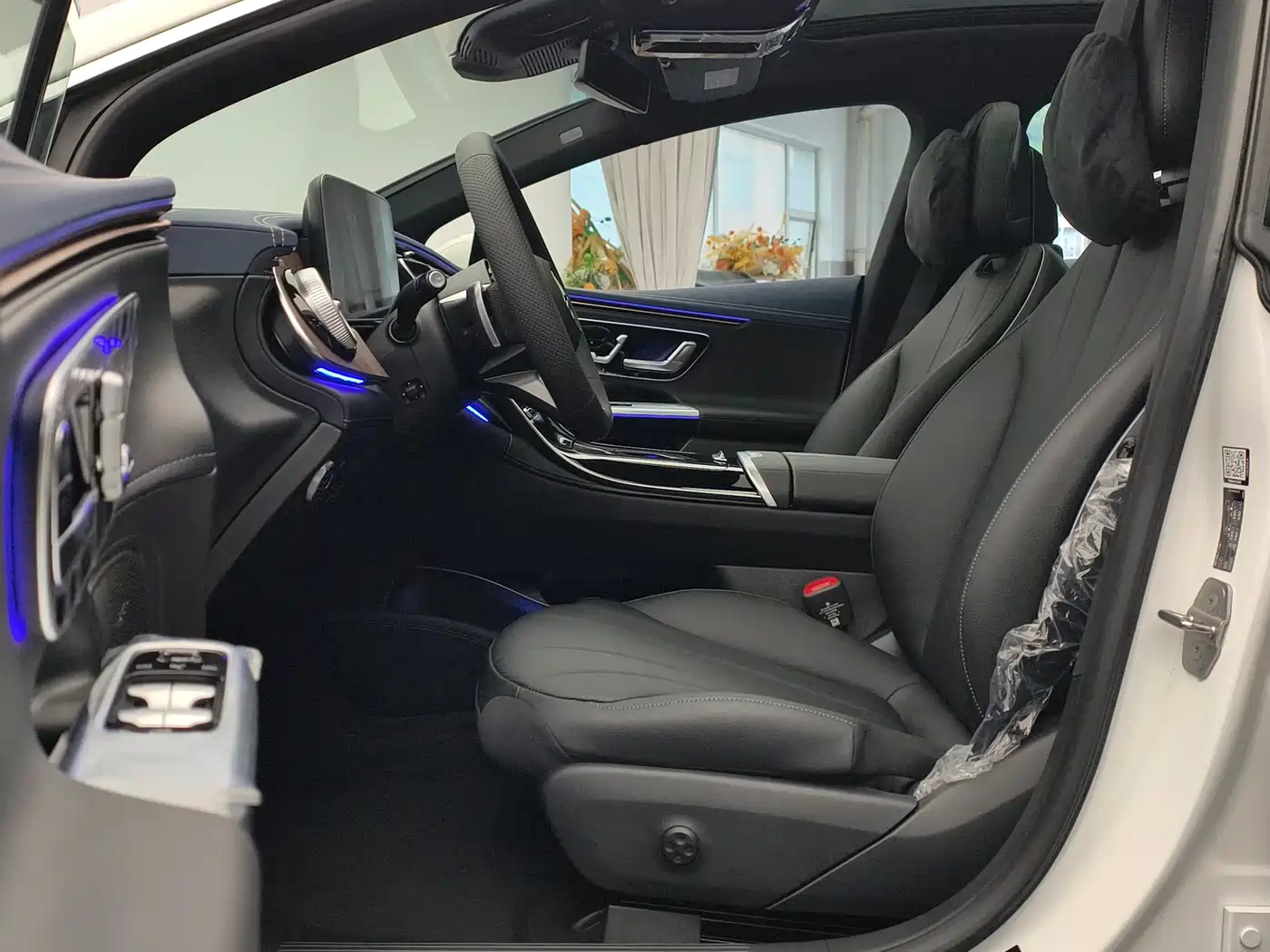 Mercedes-Benz EQE 2025 Model 500 4MATIC Luxury Edition фото 15
