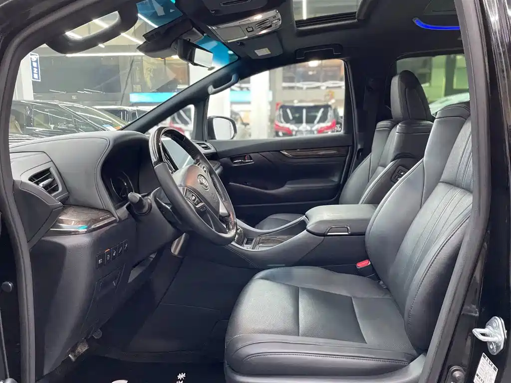 Toyota Alphard 2021 Hybrid 2.5L Premium фото 8