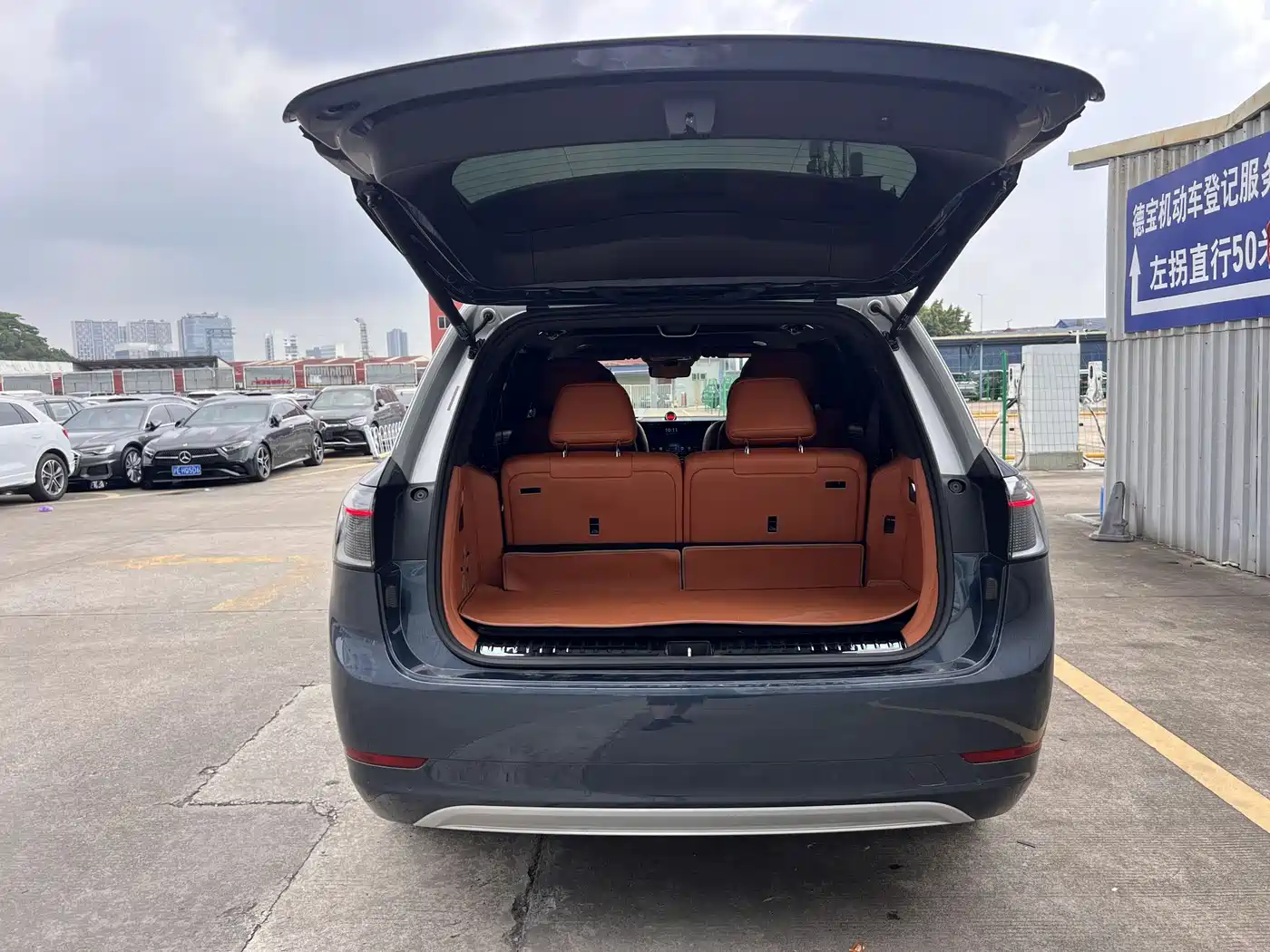 AITO Wenjie AITO M9 2024 Range Extender Ultra 52kWh 6-seater фото 10