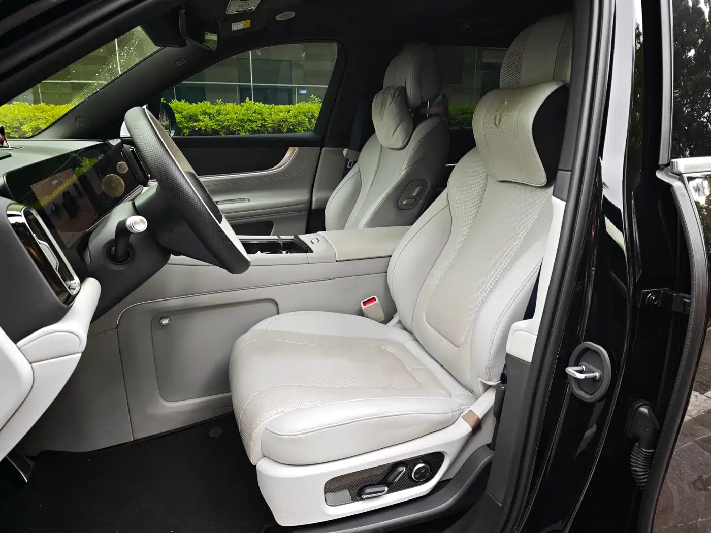 AITO Wenjie AITO M9 2024 Range Extender Ultra 52kWh 6-seater фото 9