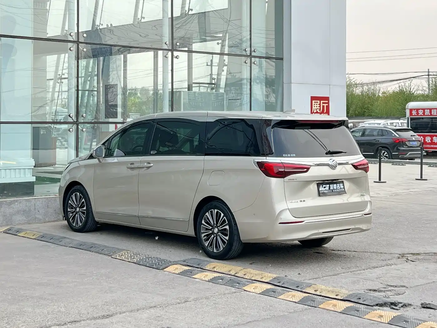 Buick GL8 2022 ES Landmark 653T Flagship фото 6
