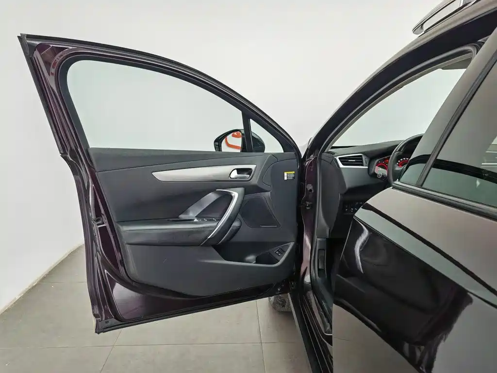 DS 6 2015 2014 1.6T Luxury Edition THP160
