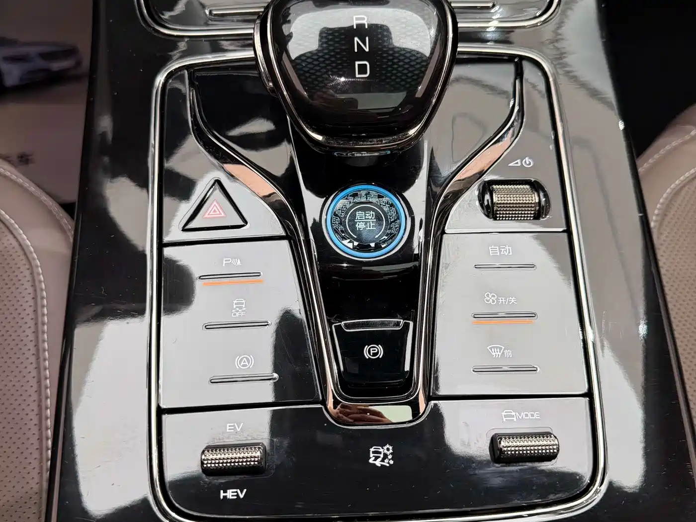 BYD Han 2022 DM-i 121KM Prestige фото 26