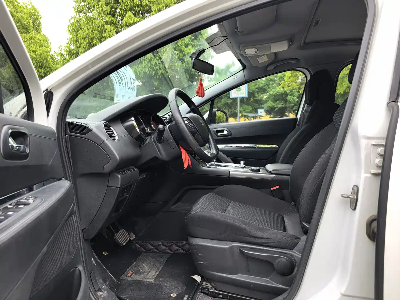 Peugeot 3008 2016 1.6THP Automatic Classic Edition фото 5