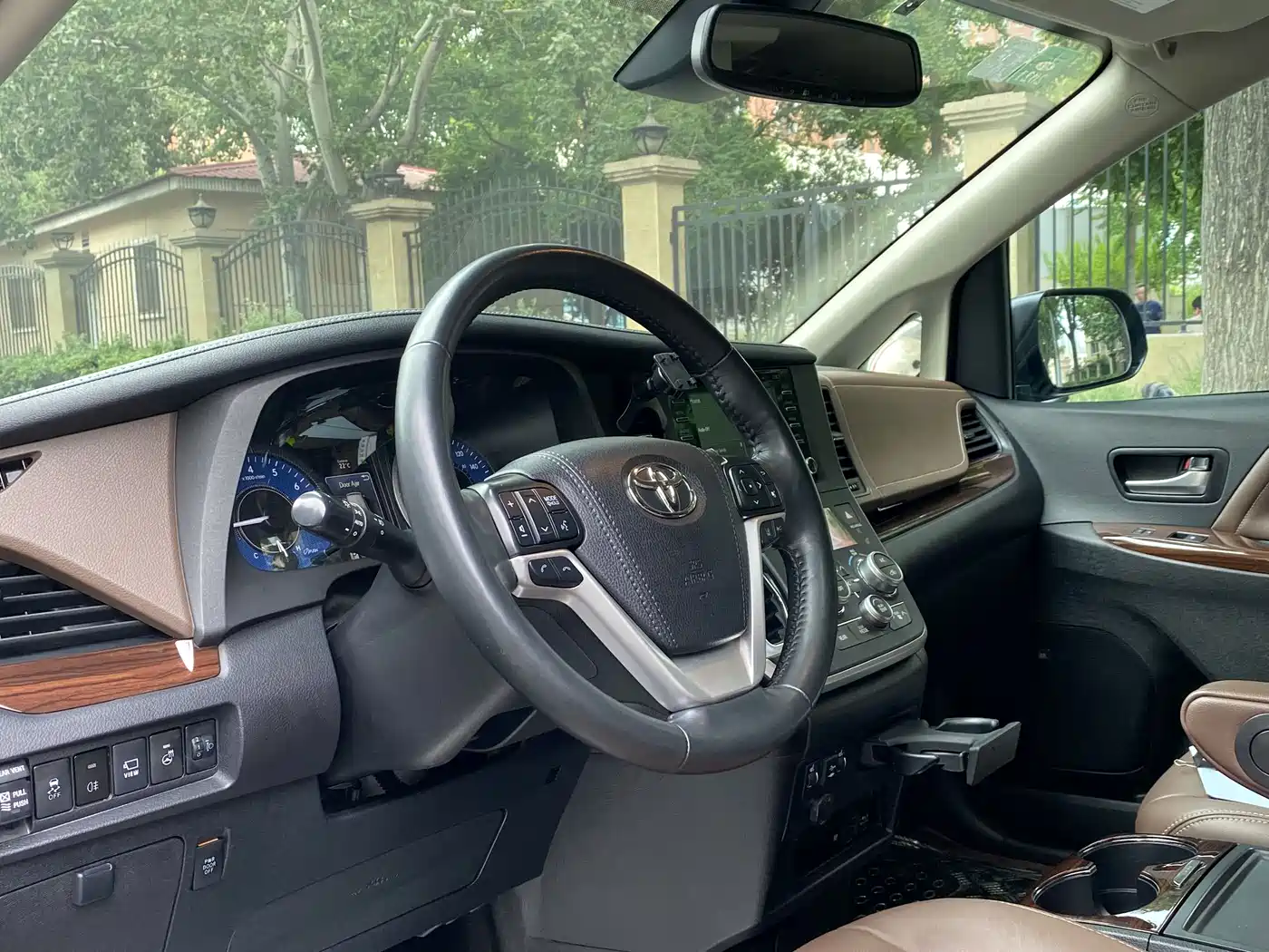 Toyota Sienna 2015 3.5L 4WD L фото 13
