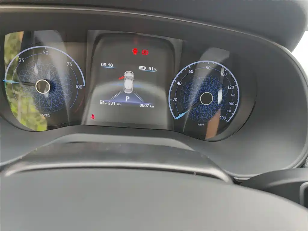 Hongqi E-QM5 2023 Facelift Basic Travel Edition фото 5
