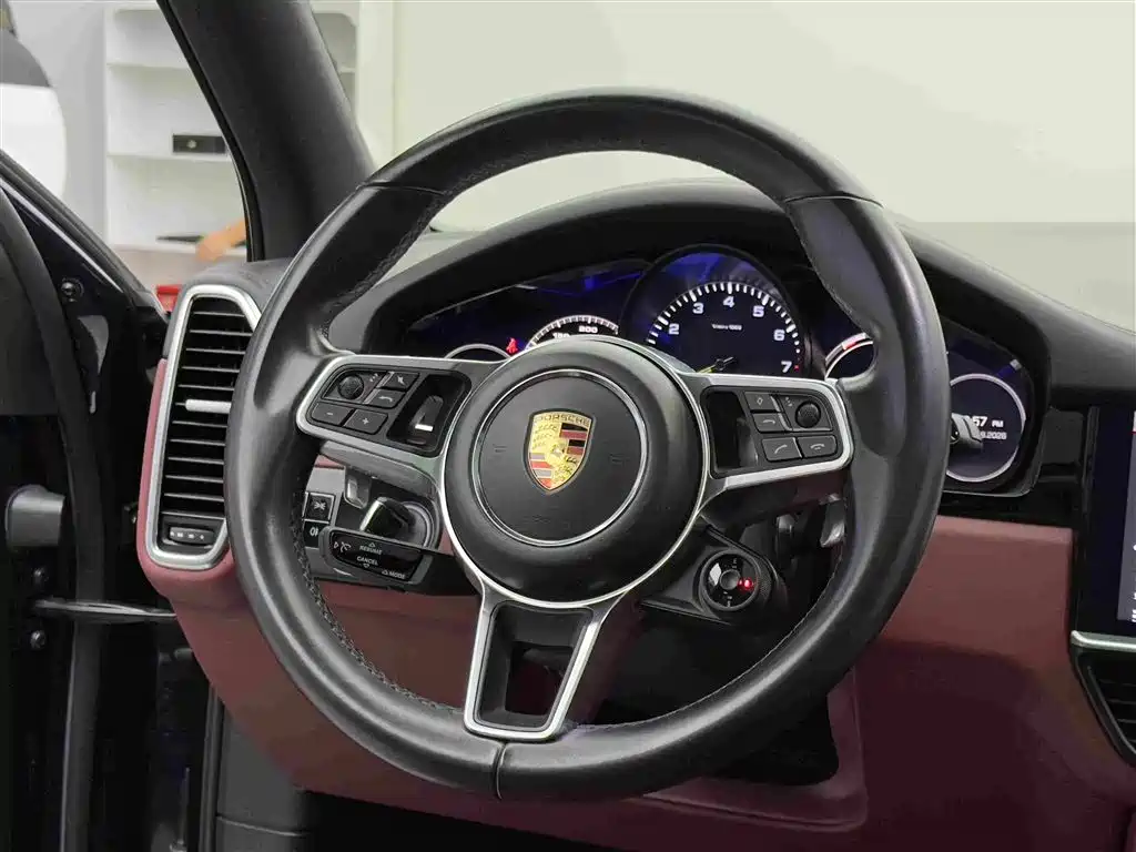 صورة 13 - Porsche Cayenne New Energy