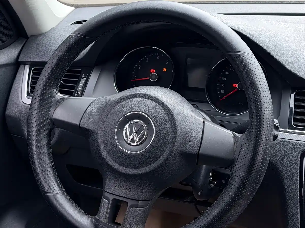 Volkswagen Bora 2013 2013 1.6L Manual Fashion Model