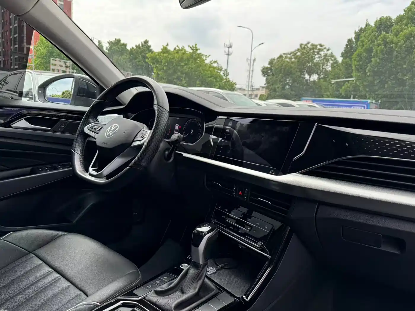 Volkswagen Passat 2022 330TSI Starlight Elite Edition фото 12
