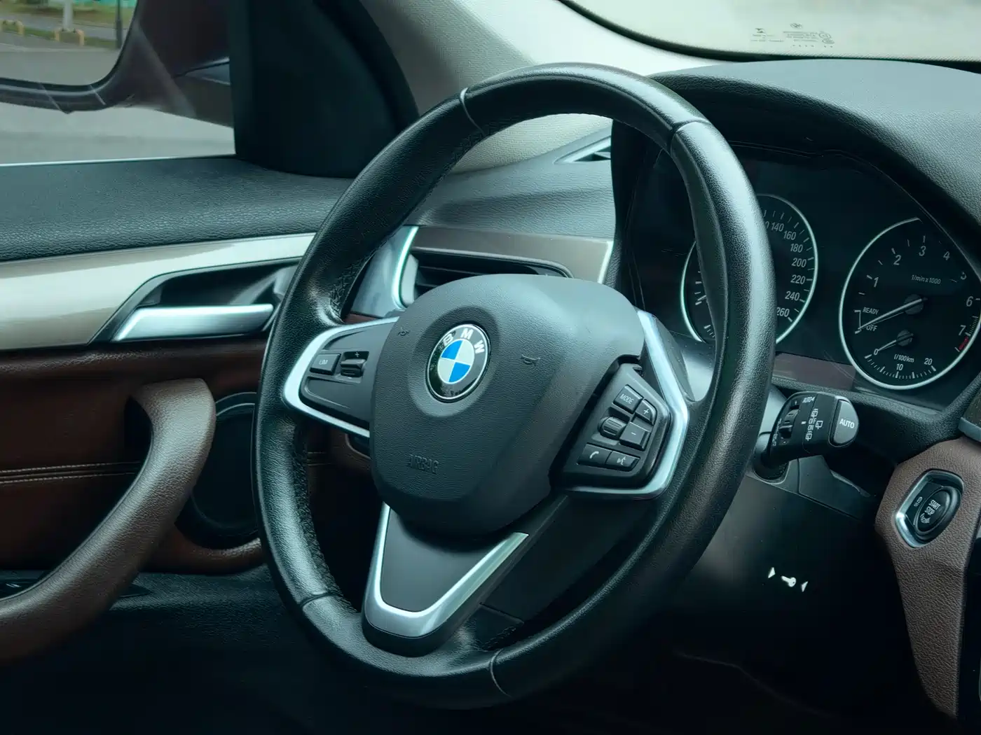 BMW X1 2018 xDrive20Li Premium Model фото 14