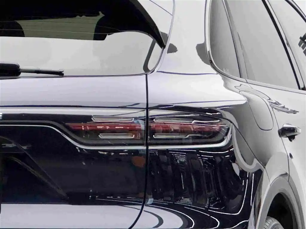صورة 6 - Porsche Cayenne New Energy