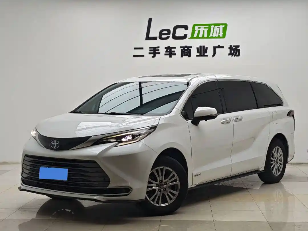 Toyota Sienna 2021 2.5L Hybrid Luxury Edition