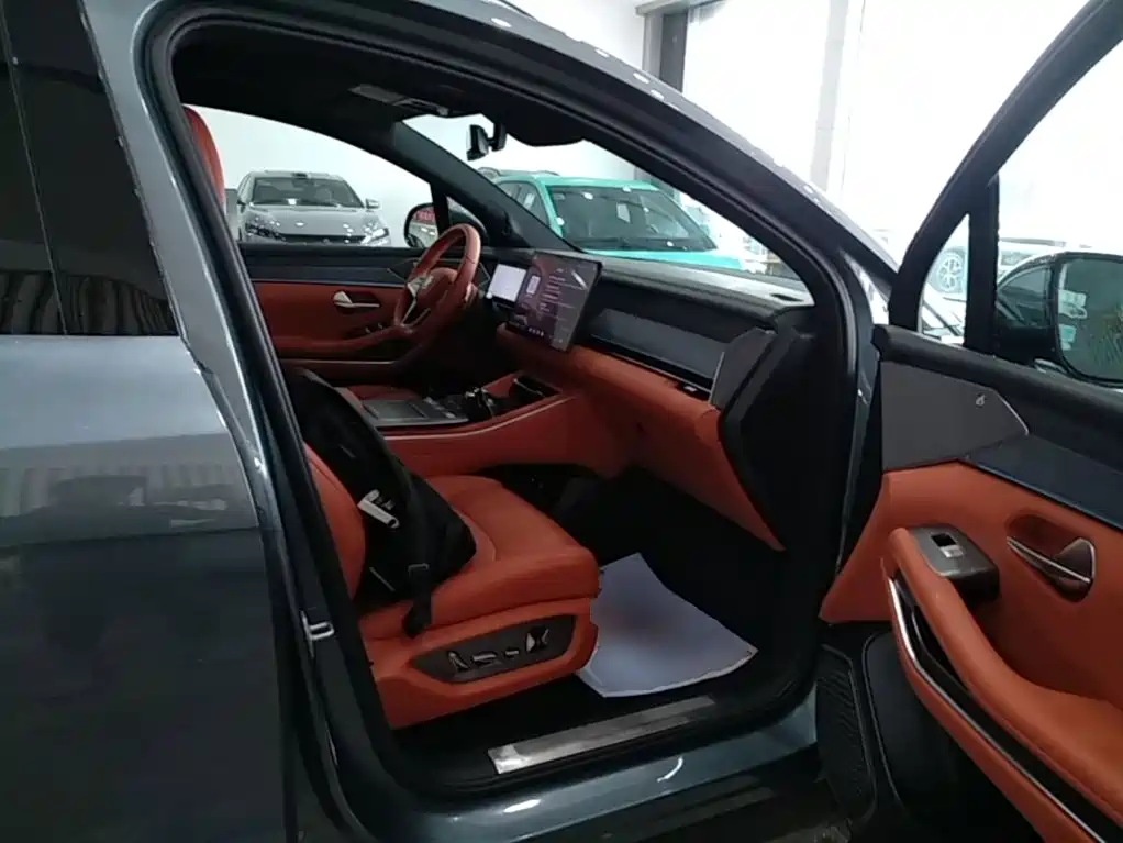 BYD Tang L 2025 2025 DM 175KM Drone Player Edition