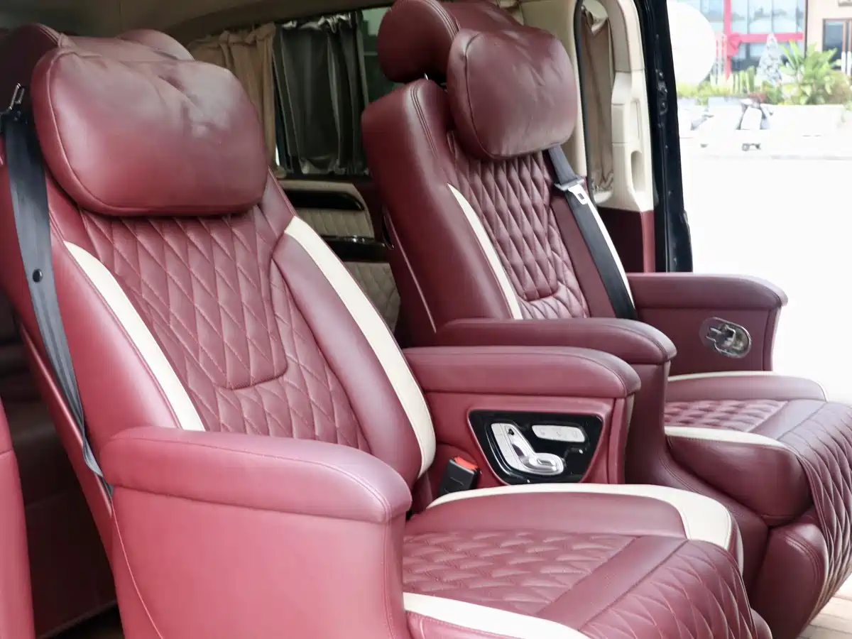 Mercedes-Benz V-Class 2018 V 260 L Premium Long Wheelbase Edition China VI фото 13