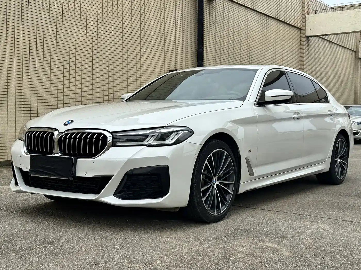BMW 5 Series 2022 Facelift 530Li Leading M Sport Package