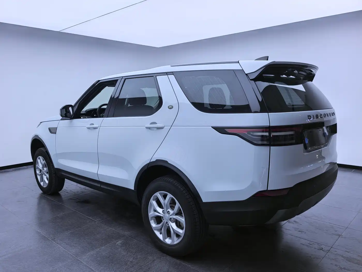 Land Rover Discovery 2017 3.0 SC V6 S фото 6