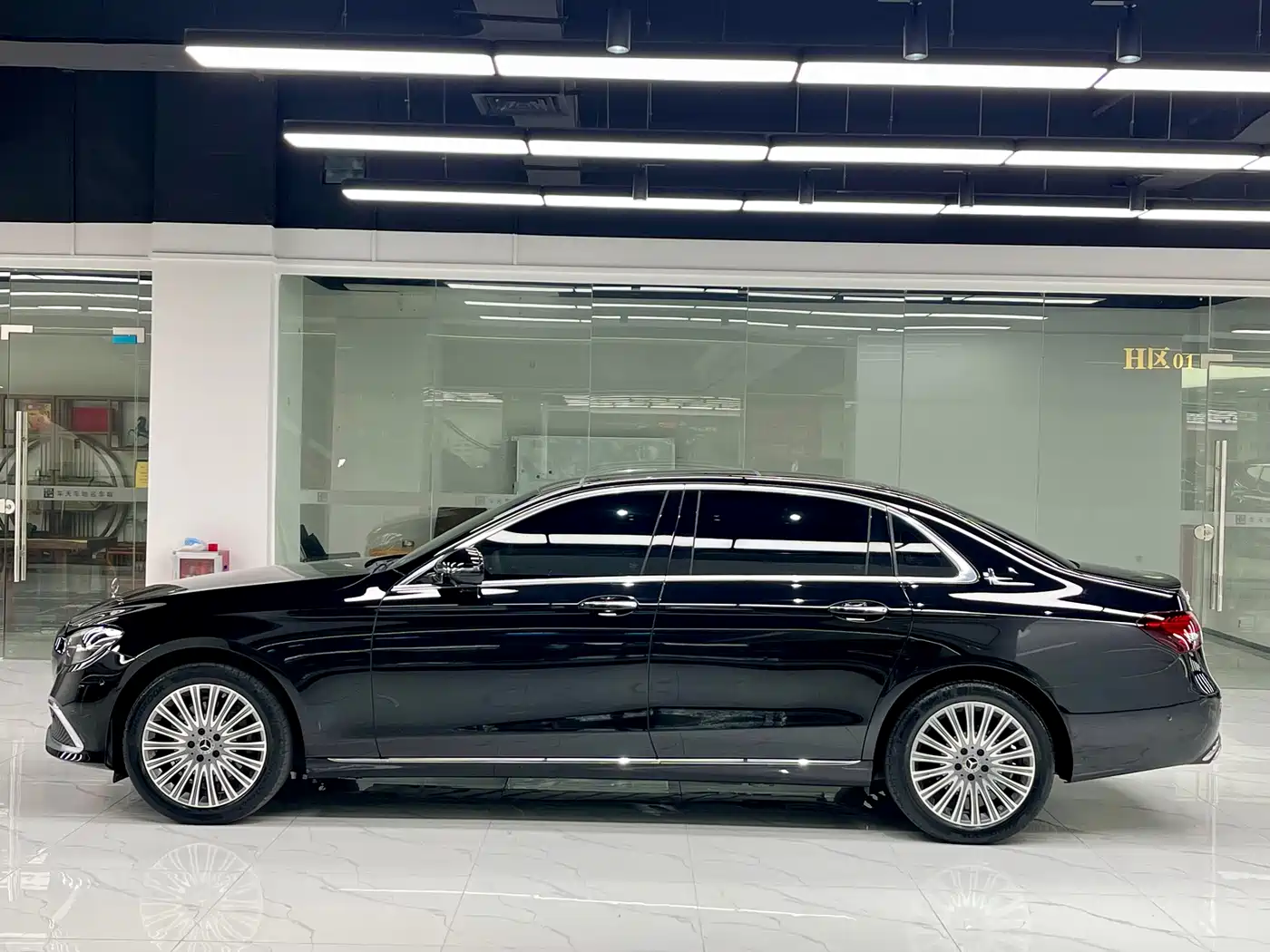 MERCEDES-BENZ E CLASS