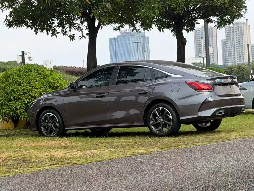 Фото 8 - MG MG5