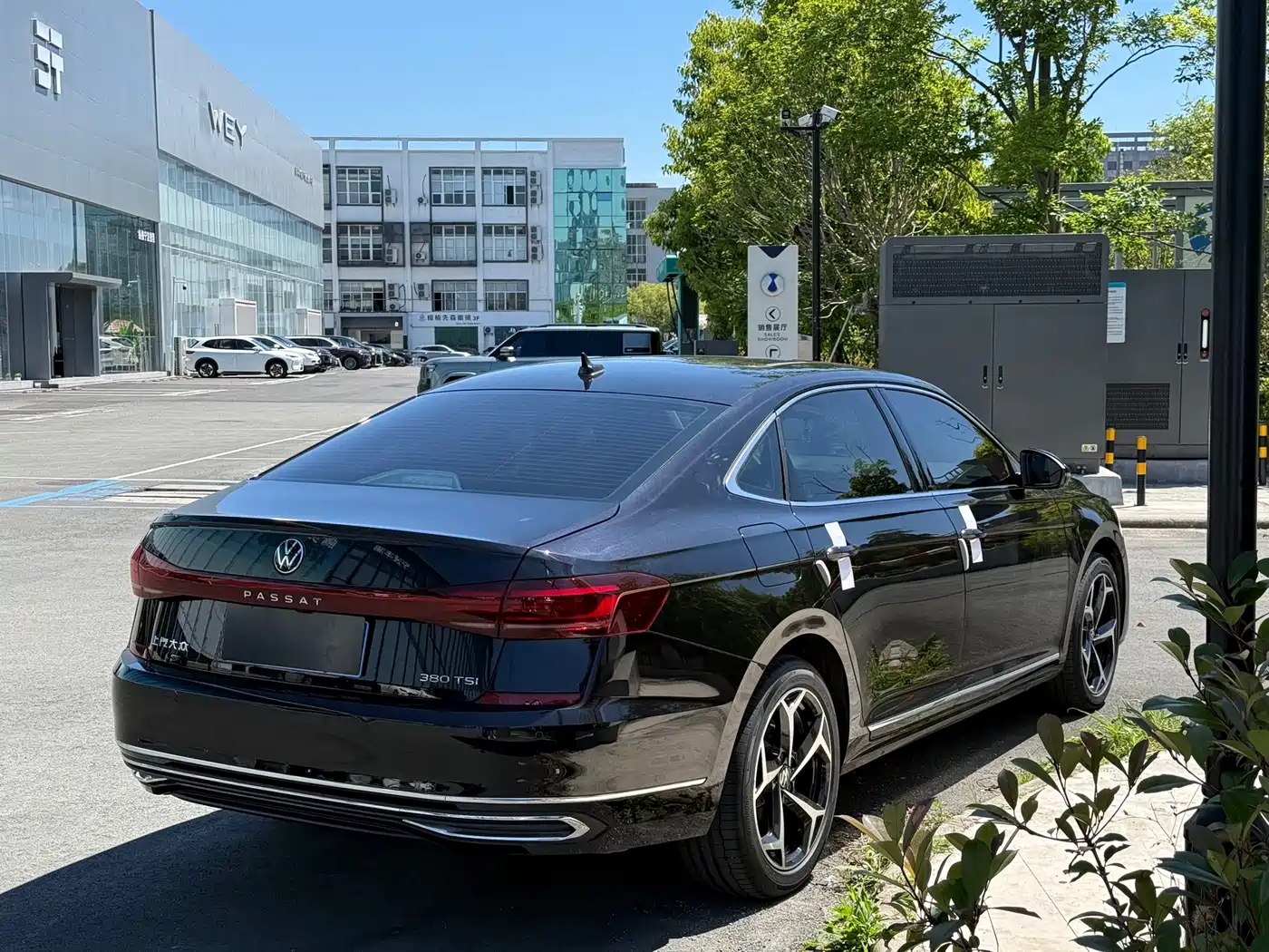Volkswagen Passat 2024 380TSI Starlight Luxury Edition фото 5