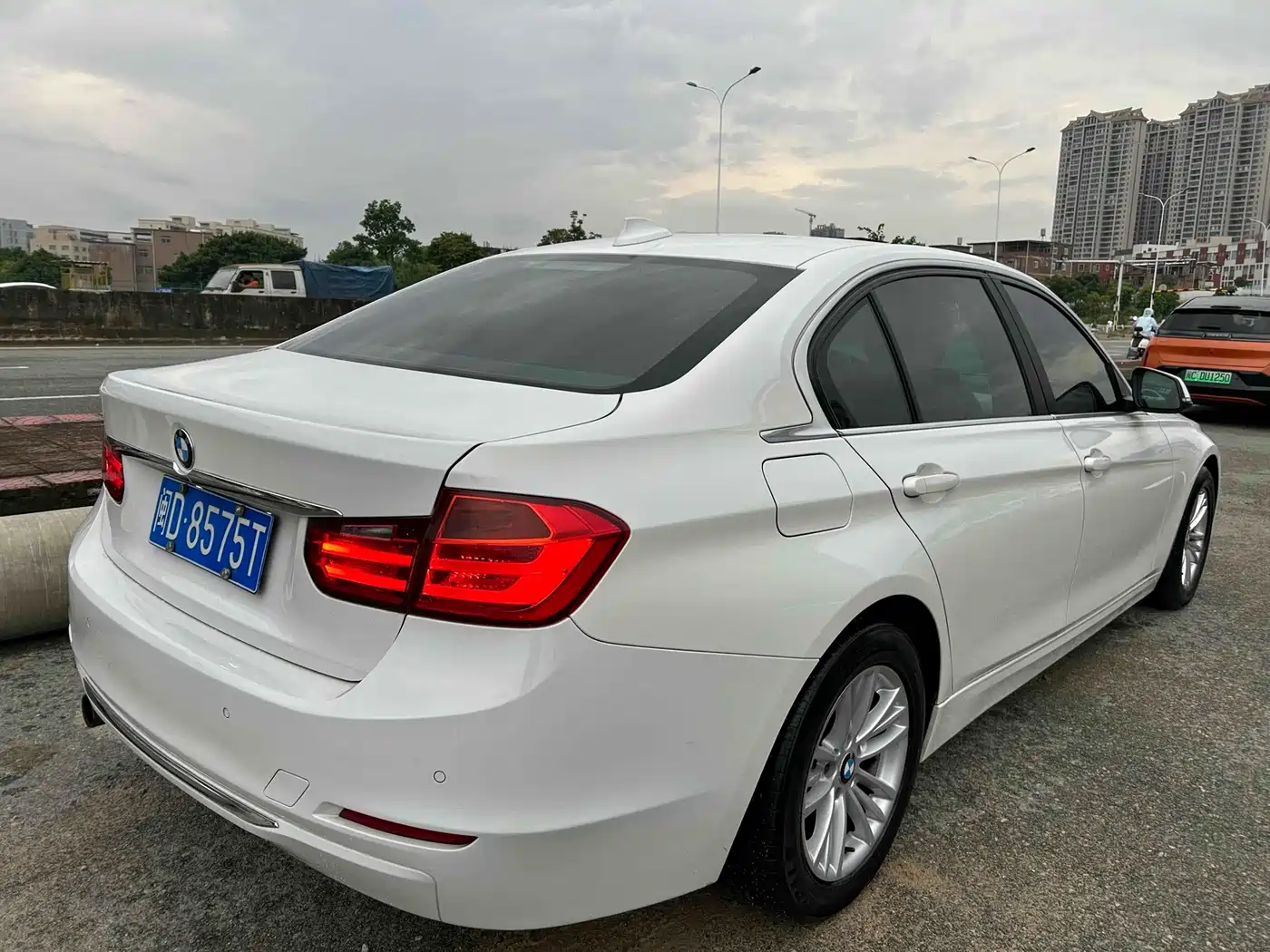 BMW 3 Series 2015 320Li Super Joy Fashion фото 3
