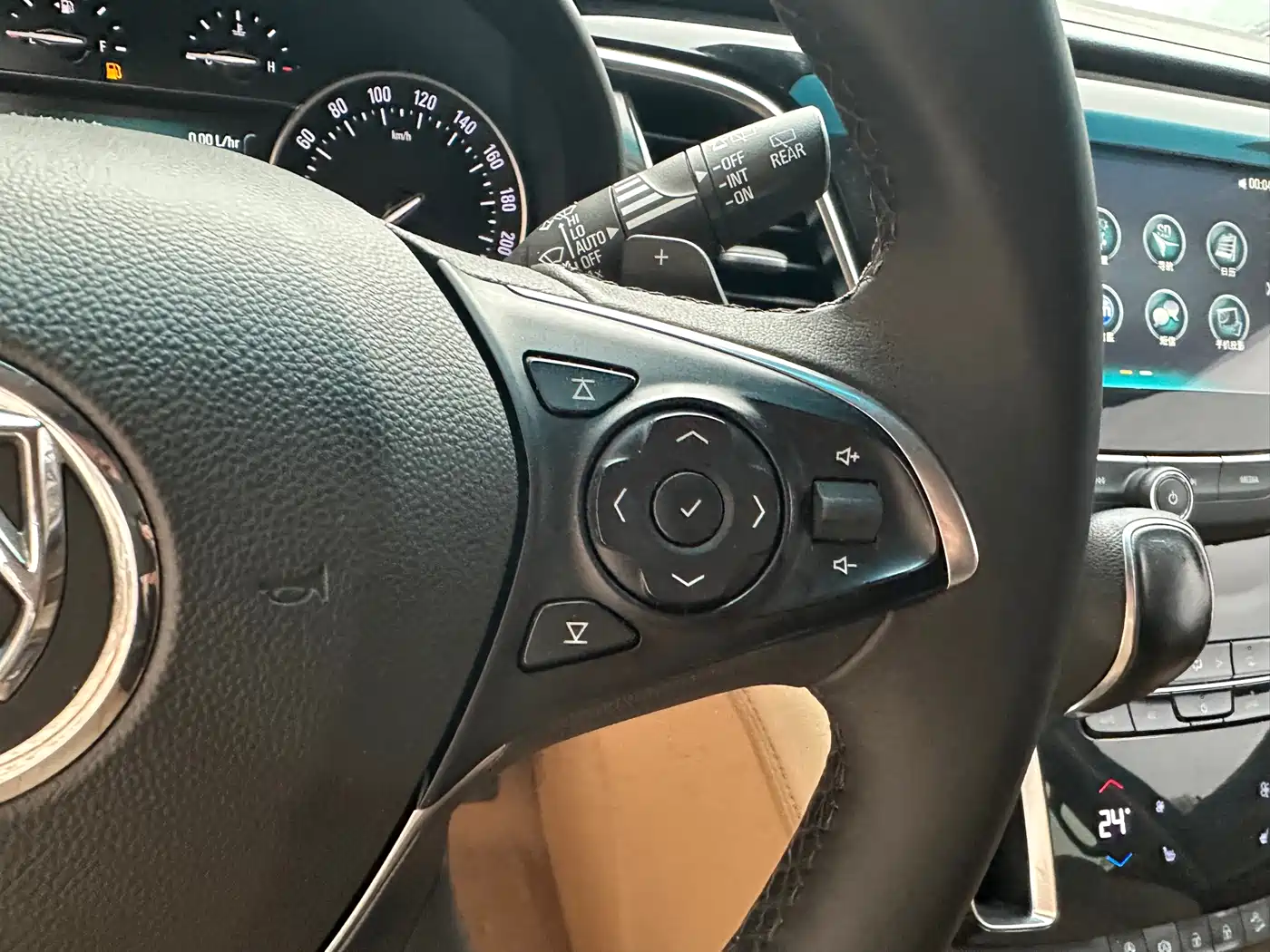 Buick GL8 2018 ES 28T Luxury Type China VI фото 24