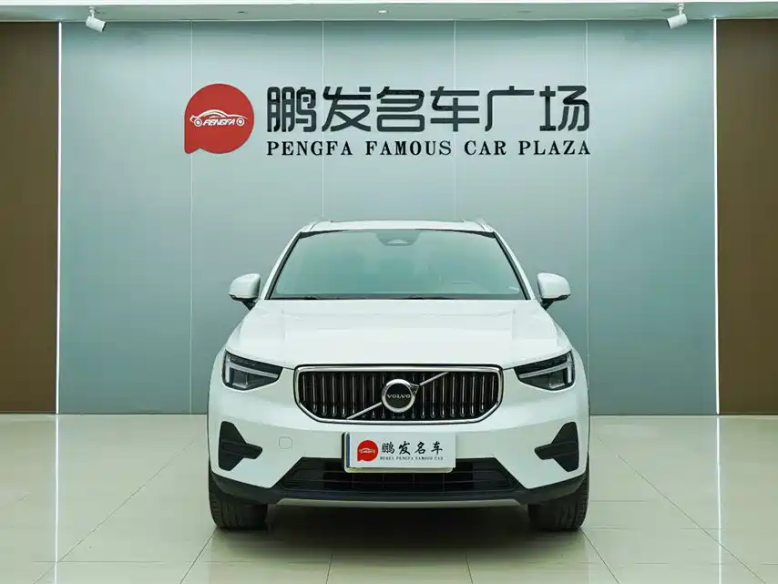 2024 Volvo XC40