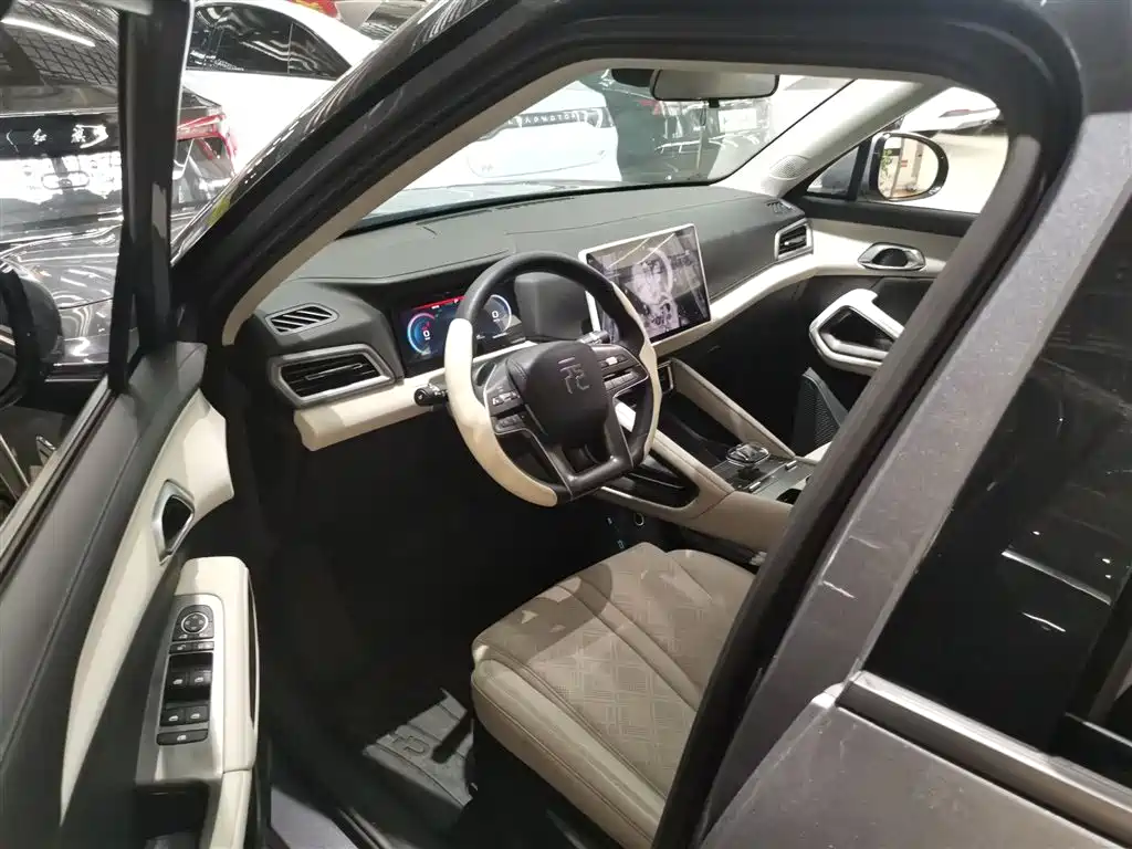 BYD Yuan UP 2024 401KM Leading Edition фото 13