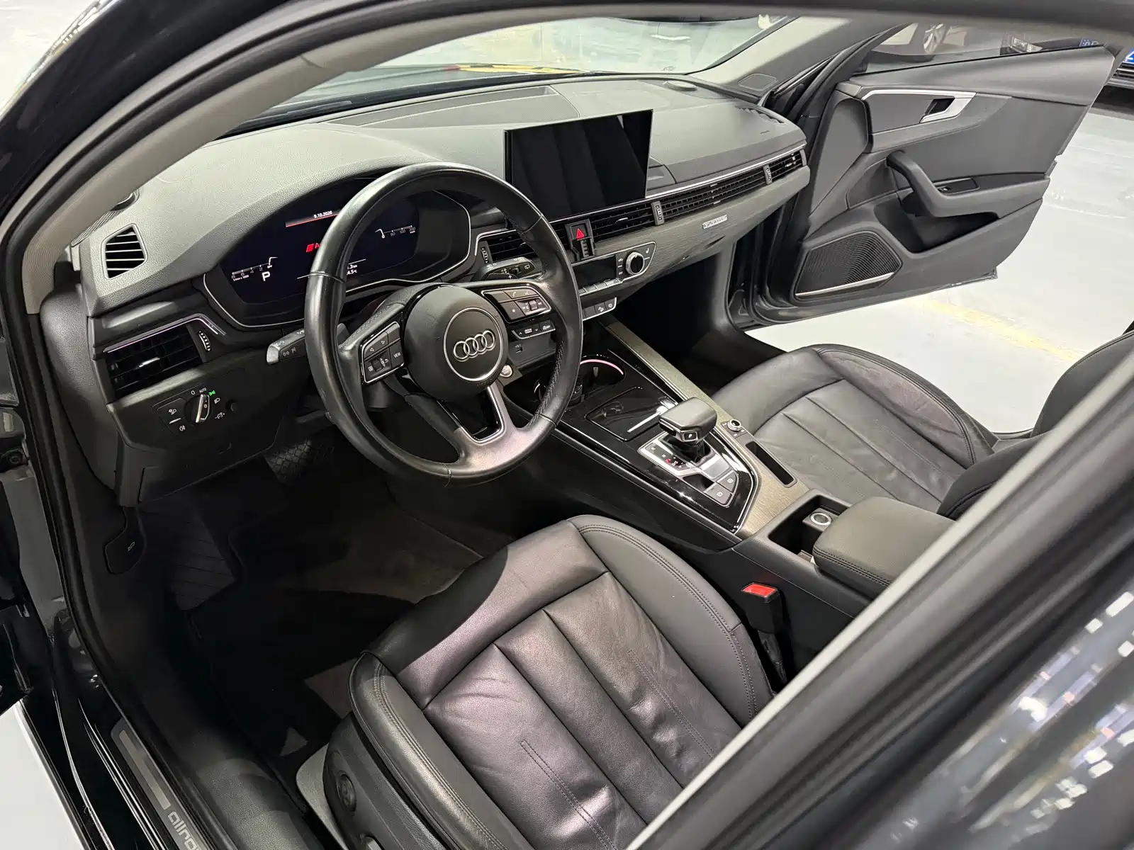 Фото 5 - Audi A4 (Import)