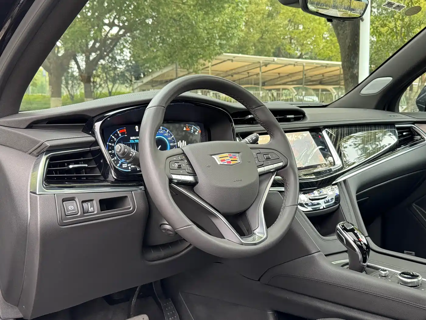 CADILLAC XT6