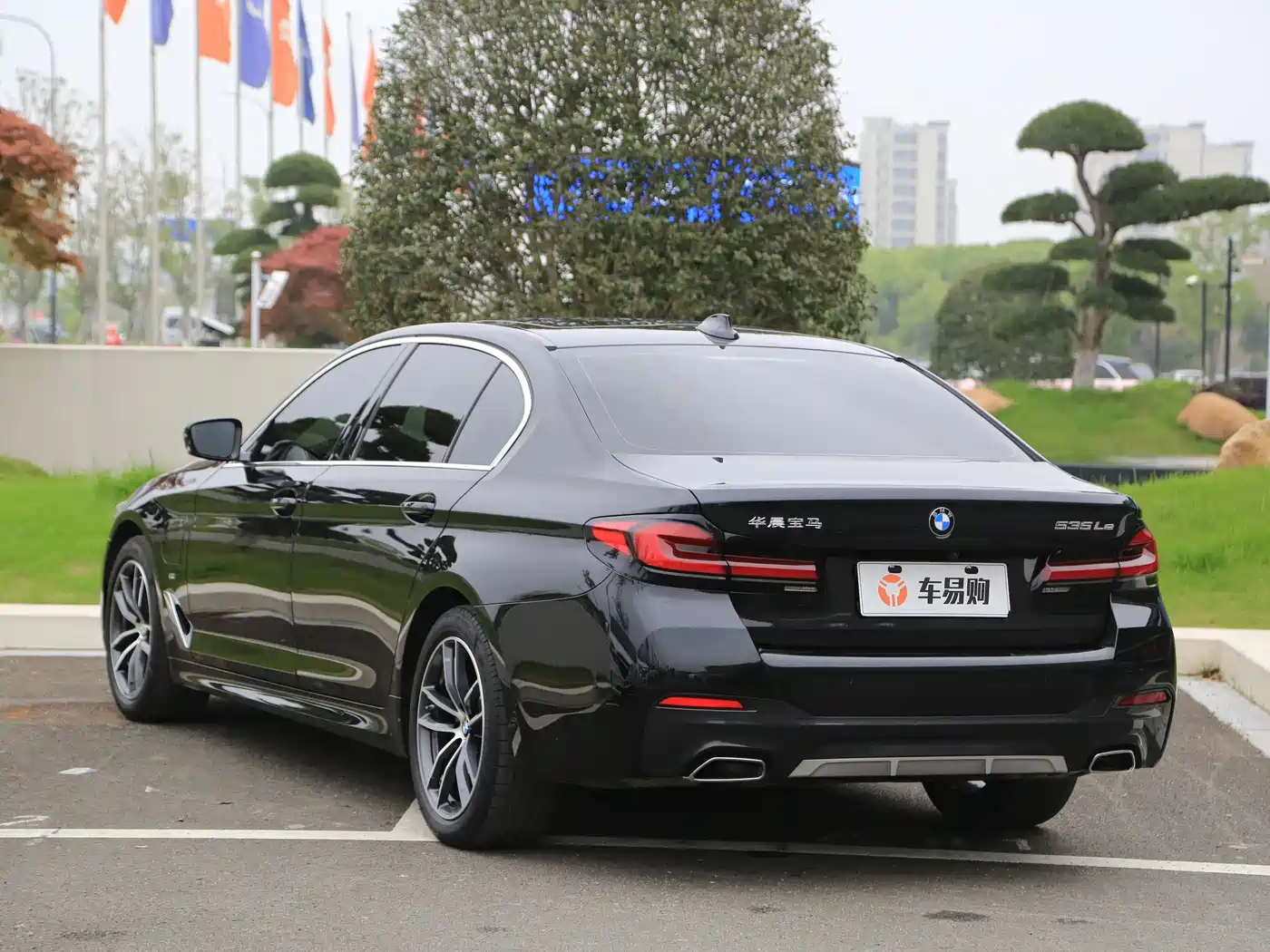 BMW 5 Series New Energy 2021 535Le Pioneer Edition M Sport Package фото 21